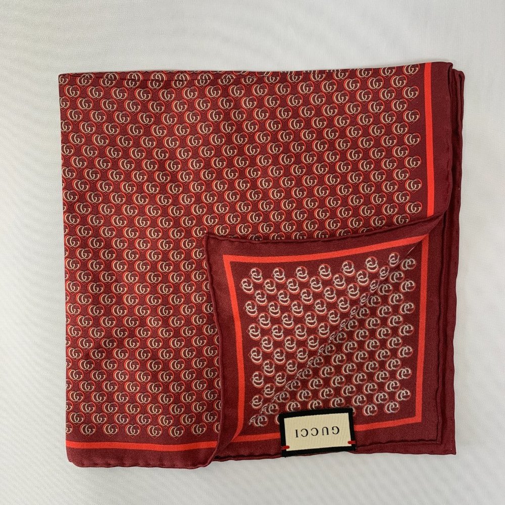 - NEW  Gucci GG Monogram Hearts Pocket Square in Red LAST ONE